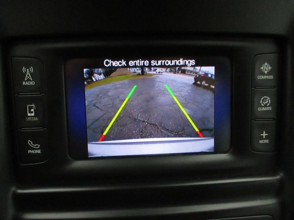 2016 Chrysler 200 Image 16