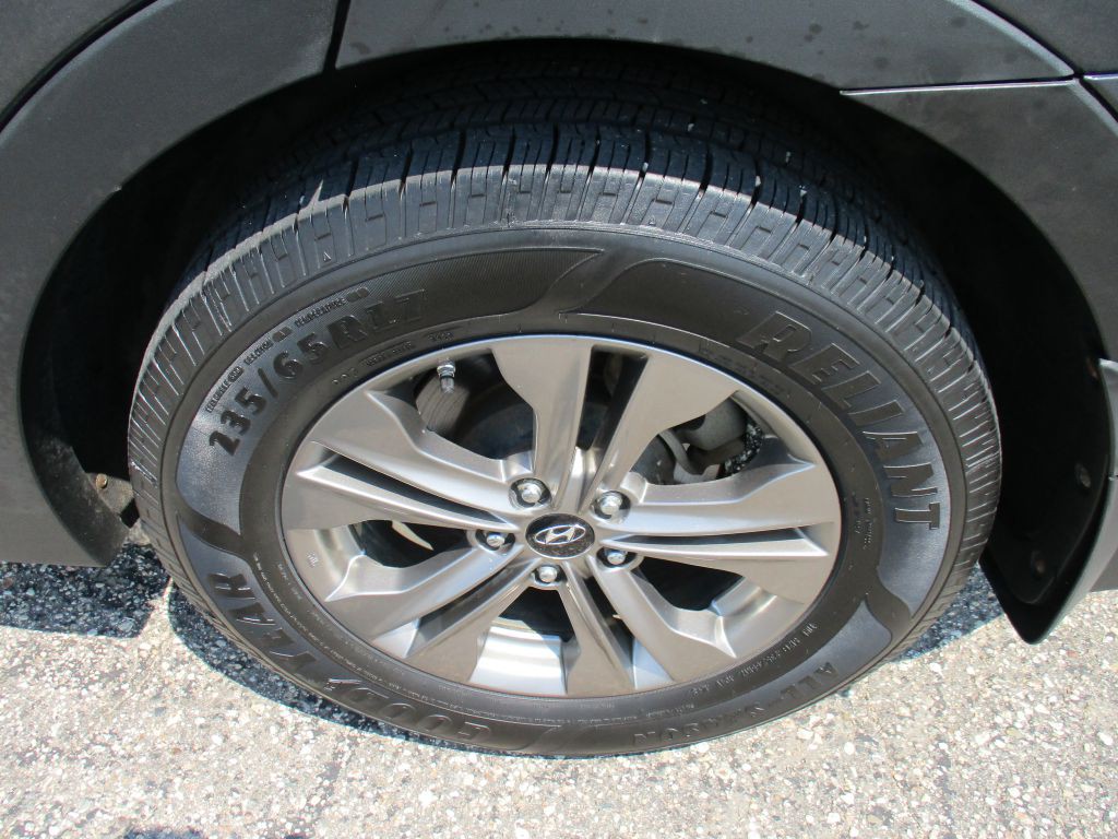 2015 Hyundai Santa Fe Sport Image 8