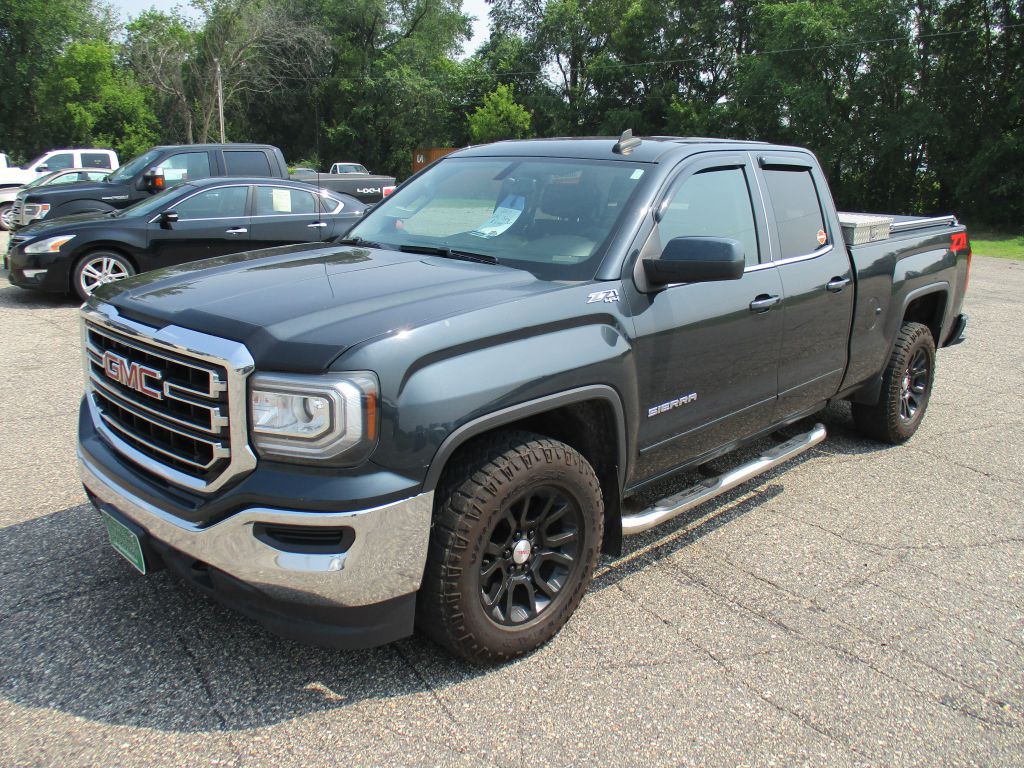 2017 GMC Sierra Image 1