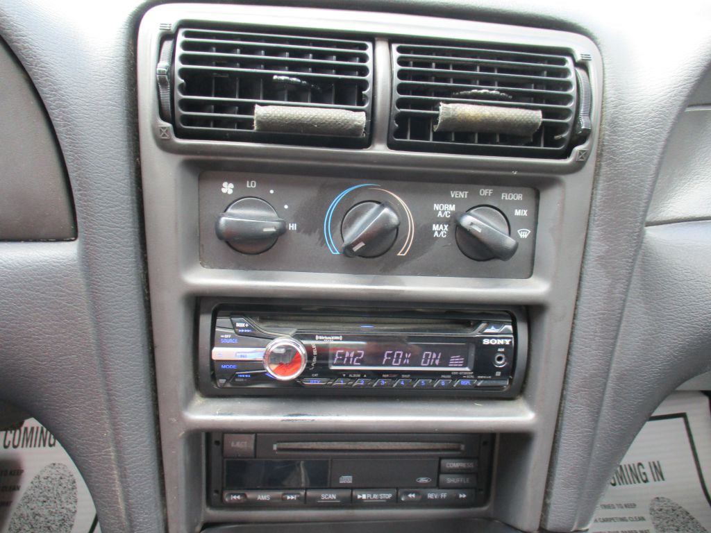 1999 Ford Mustang Image 22