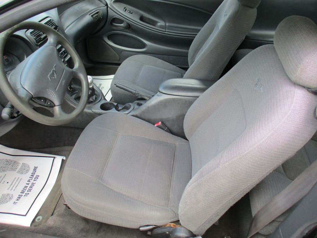 1999 Ford Mustang Image 14
