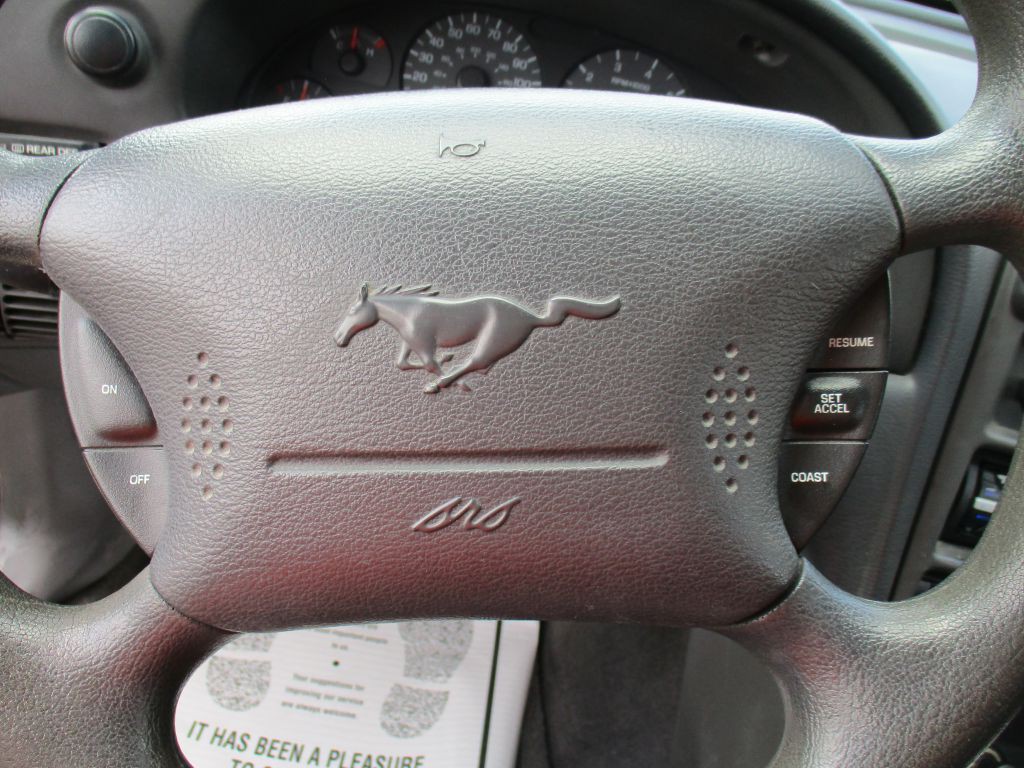 1999 Ford Mustang Image 17