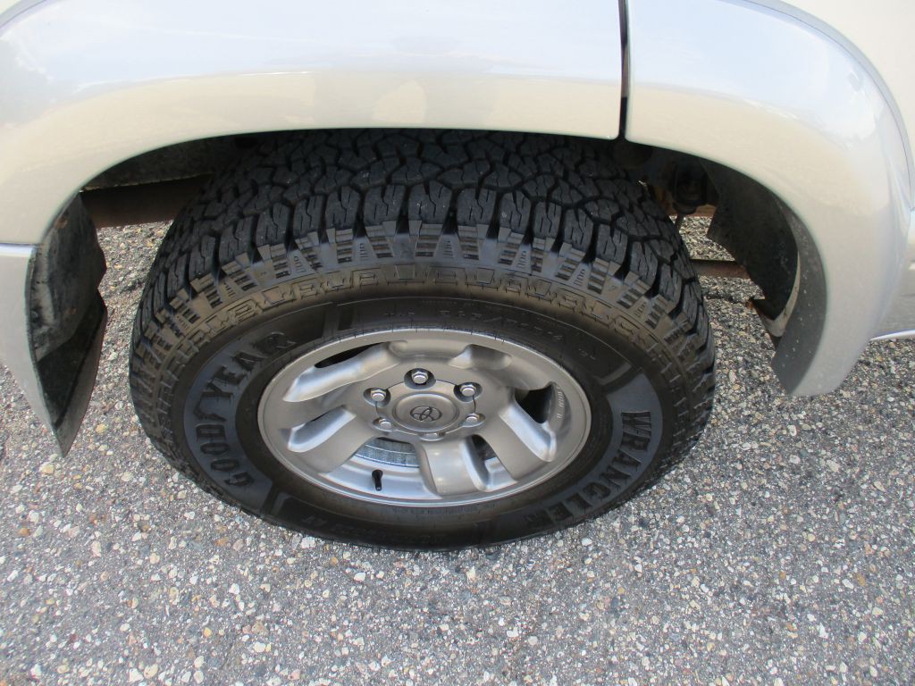 1997 Toyota 4Runner Image 9