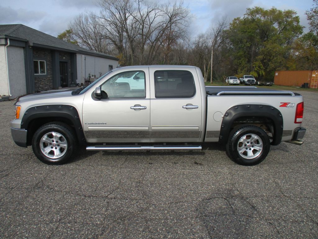 2008 GMC Sierra Image 2