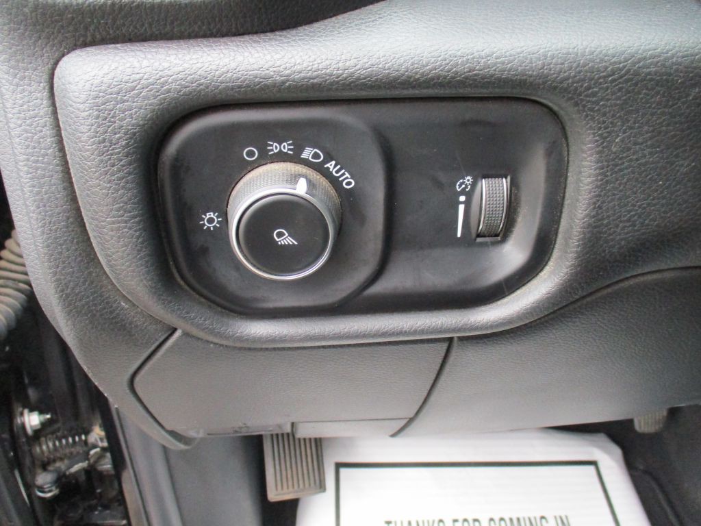 2022 RAM 3500 Image 15