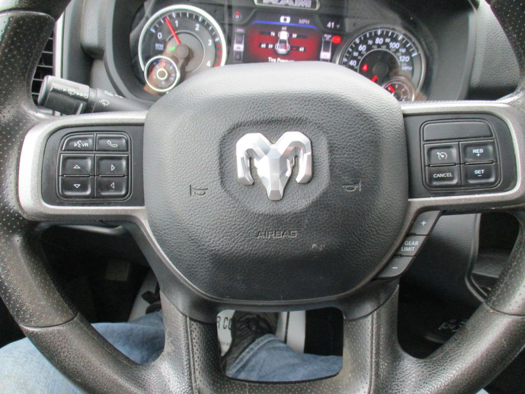 2022 RAM 3500 Image 16