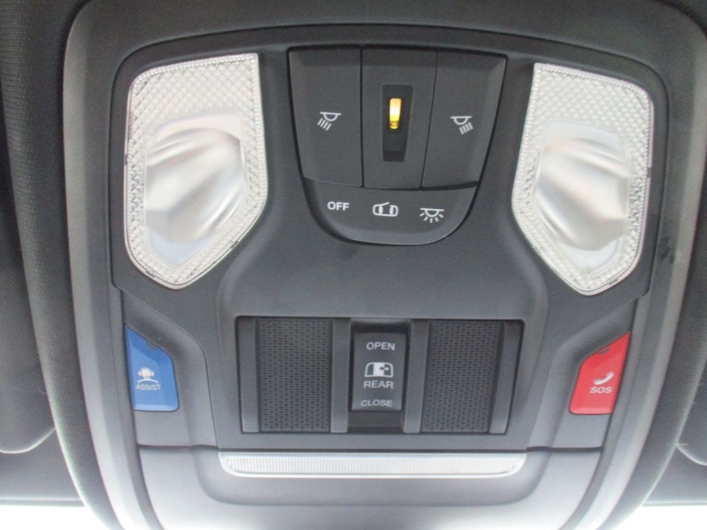 2022 RAM 3500 Image 27