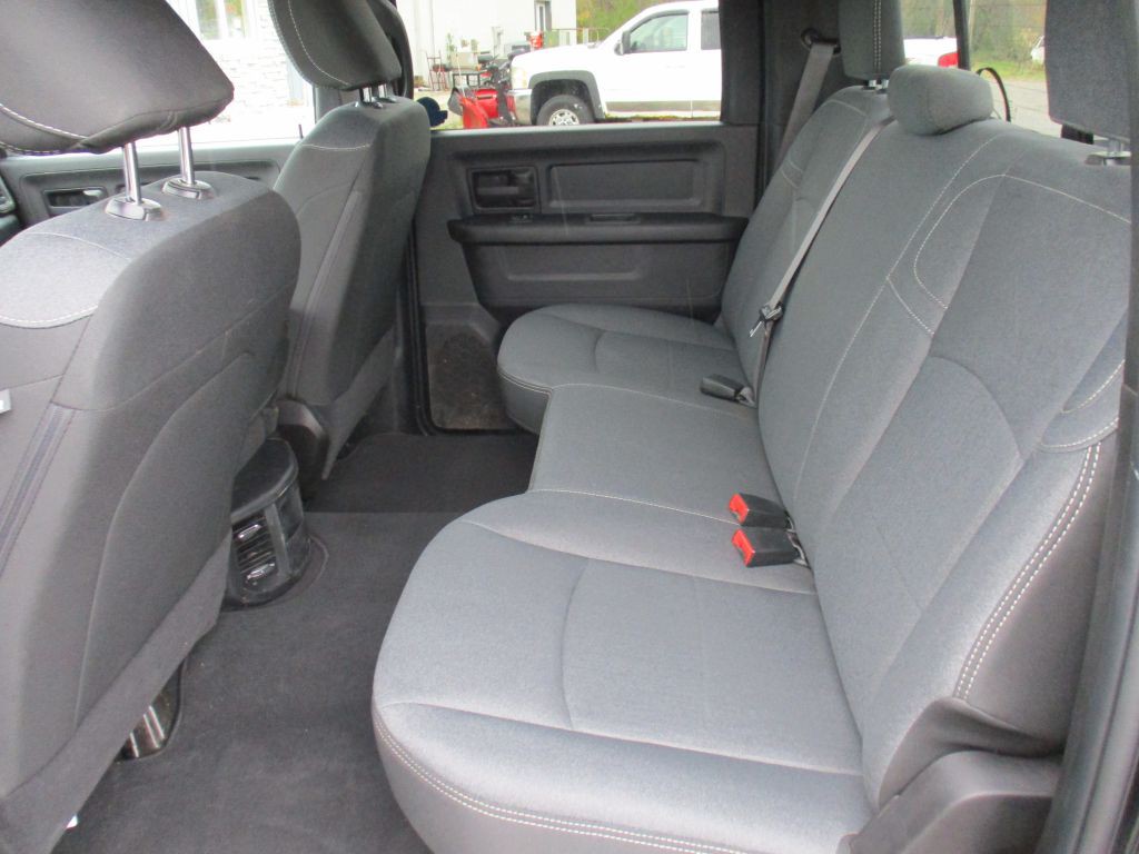 2022 RAM 3500 Image 28