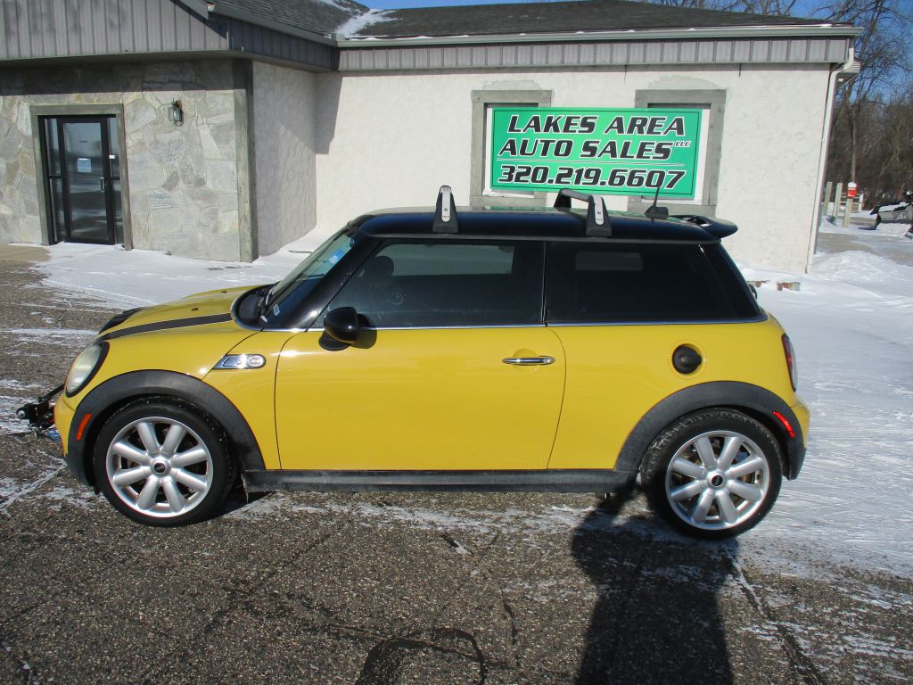 2008 MINI Cooper Image 2
