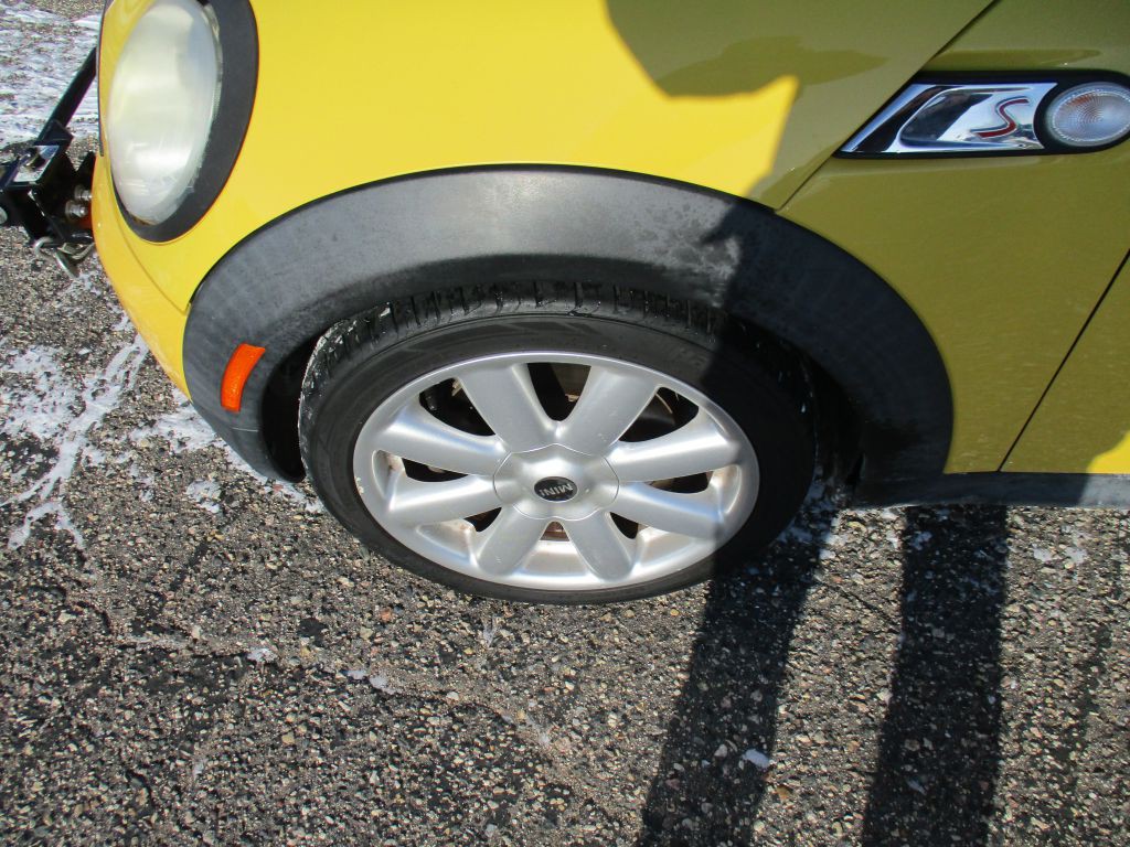 2008 MINI Cooper Image 8