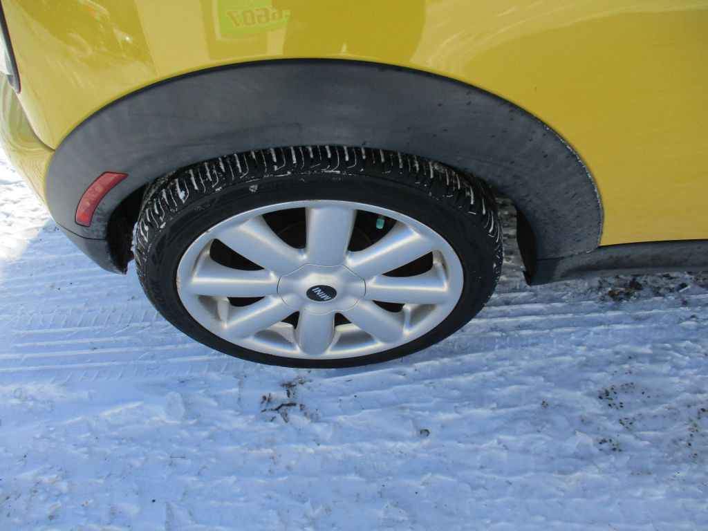 2008 MINI Cooper Image 10