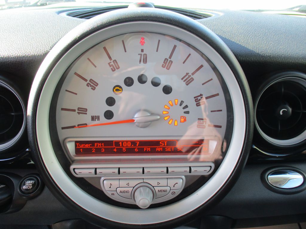 2008 MINI Cooper Image 14