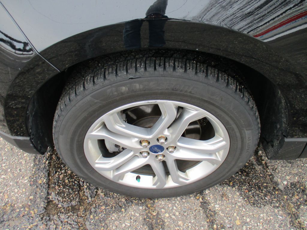 2018 Ford Edge Image 9