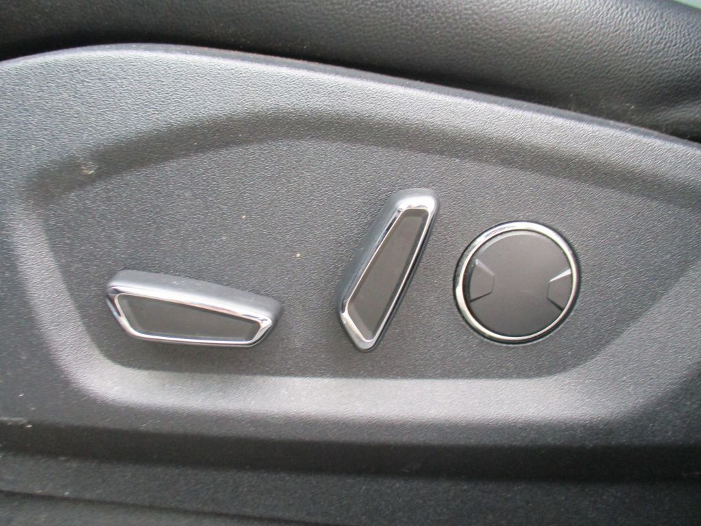 2018 Ford Edge Image 15