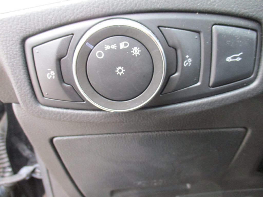 2018 Ford Edge Image 16