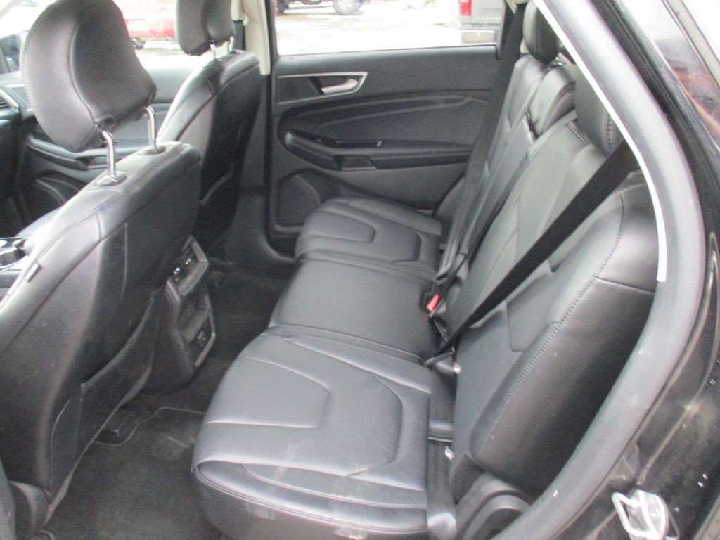 2018 Ford Edge Image 30