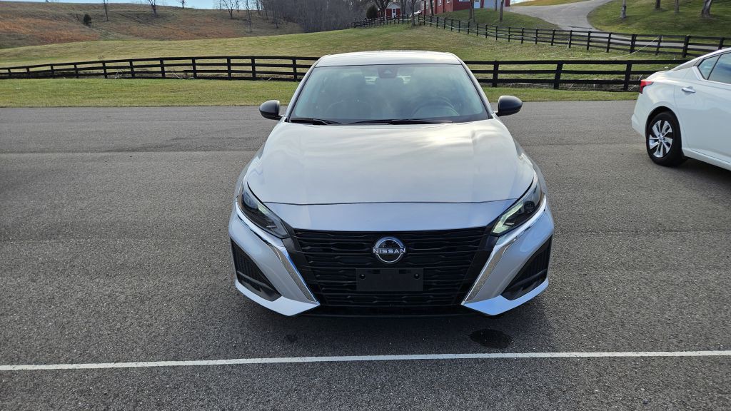 2024 Nissan Altima Image 2