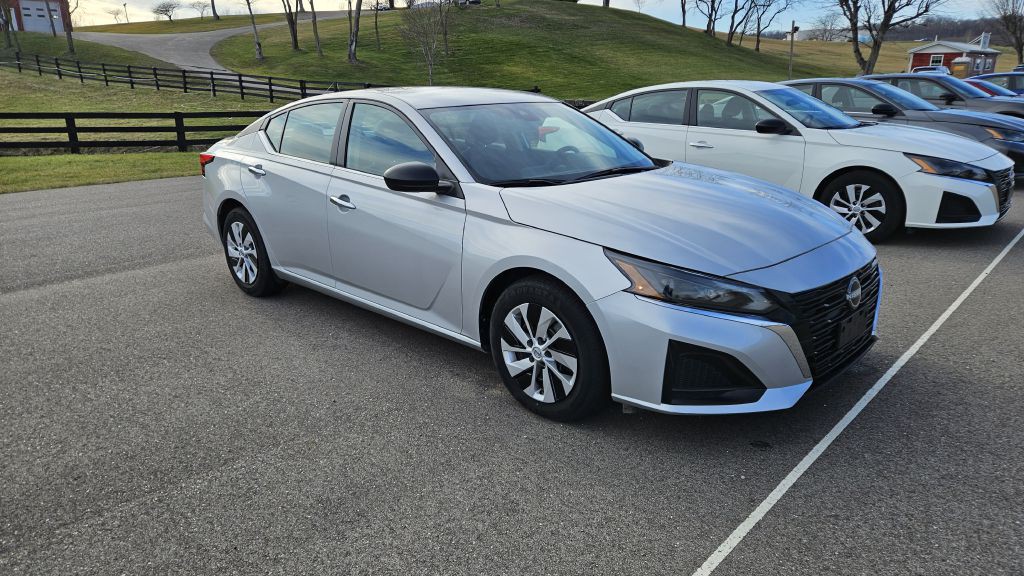 2024 Nissan Altima Image 3