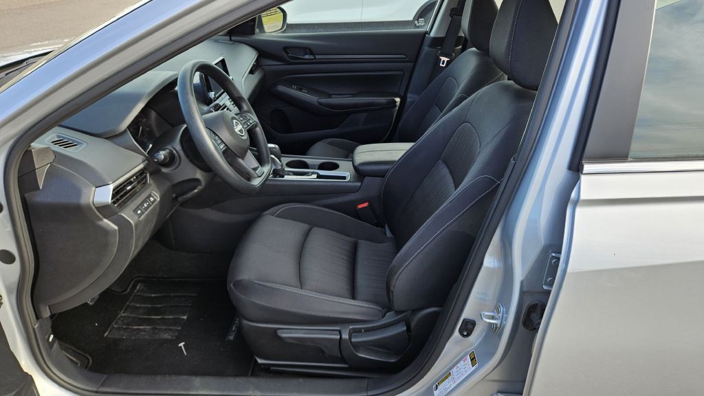 2024 Nissan Altima Image 7
