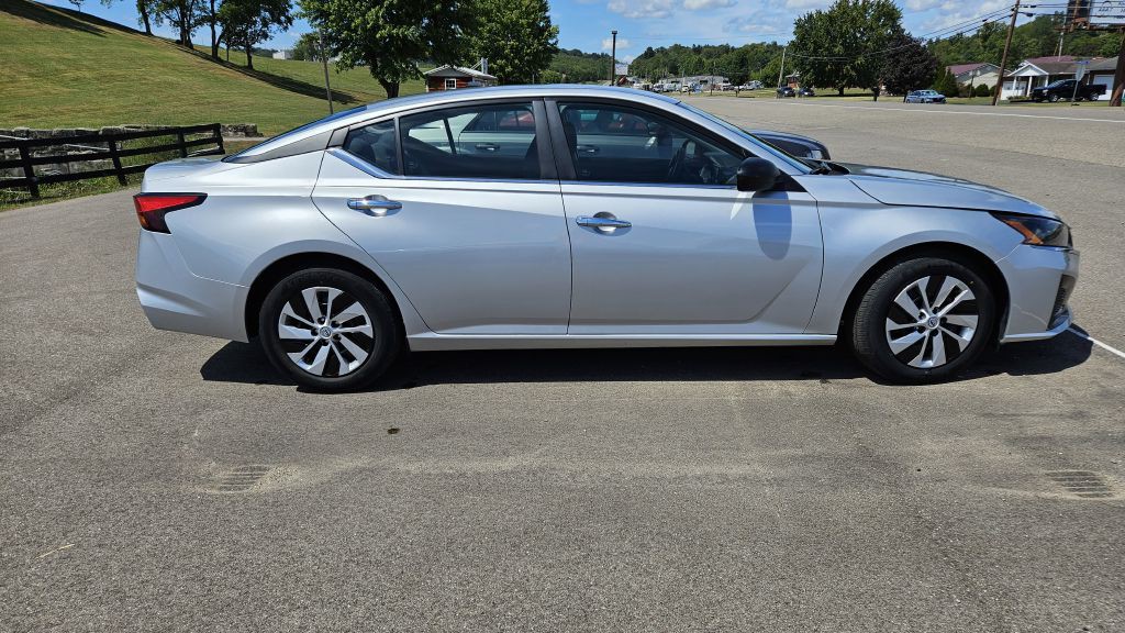 2024 Nissan Altima Image 4