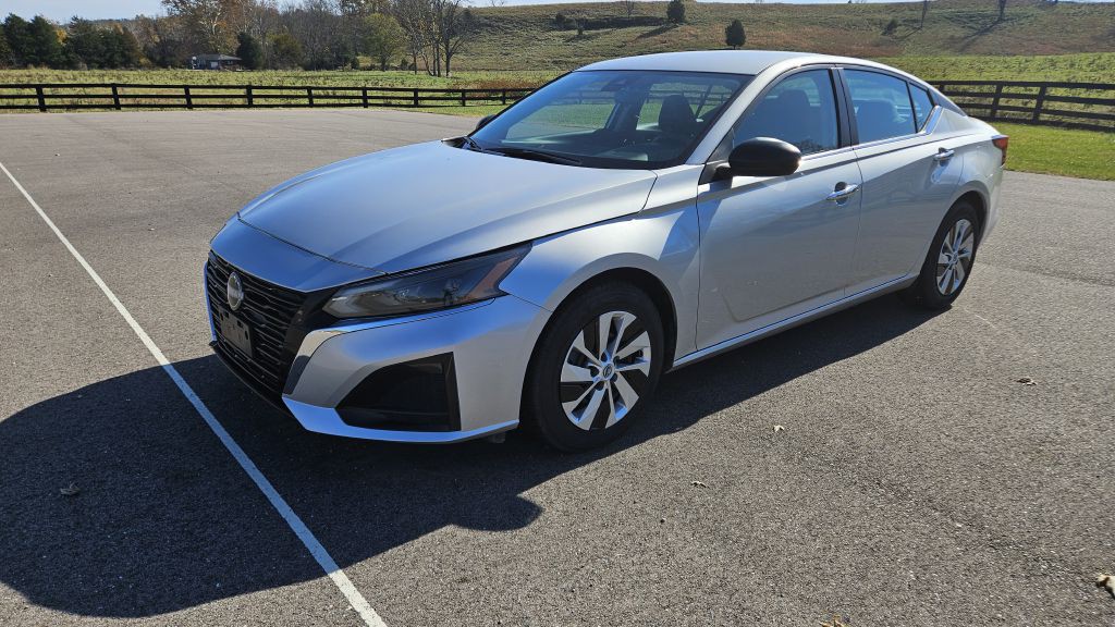 2024 Nissan Altima Image 1