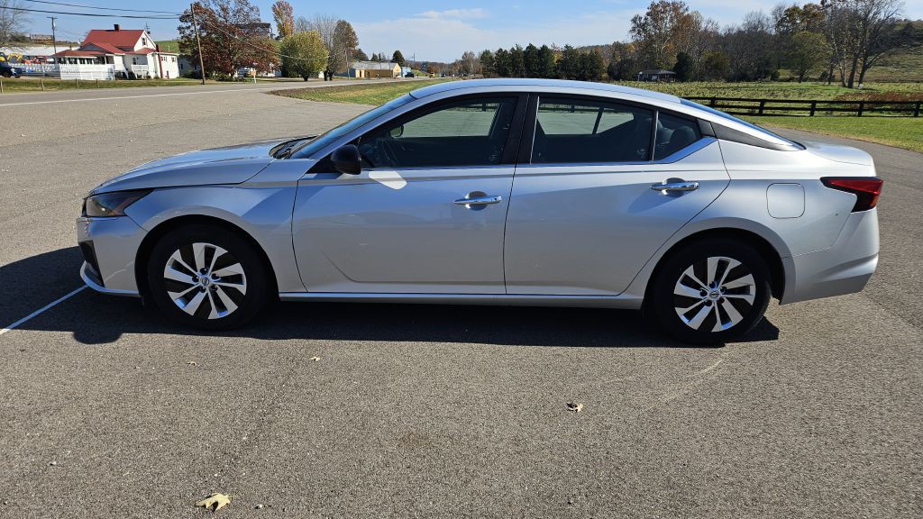 2024 Nissan Altima Image 7