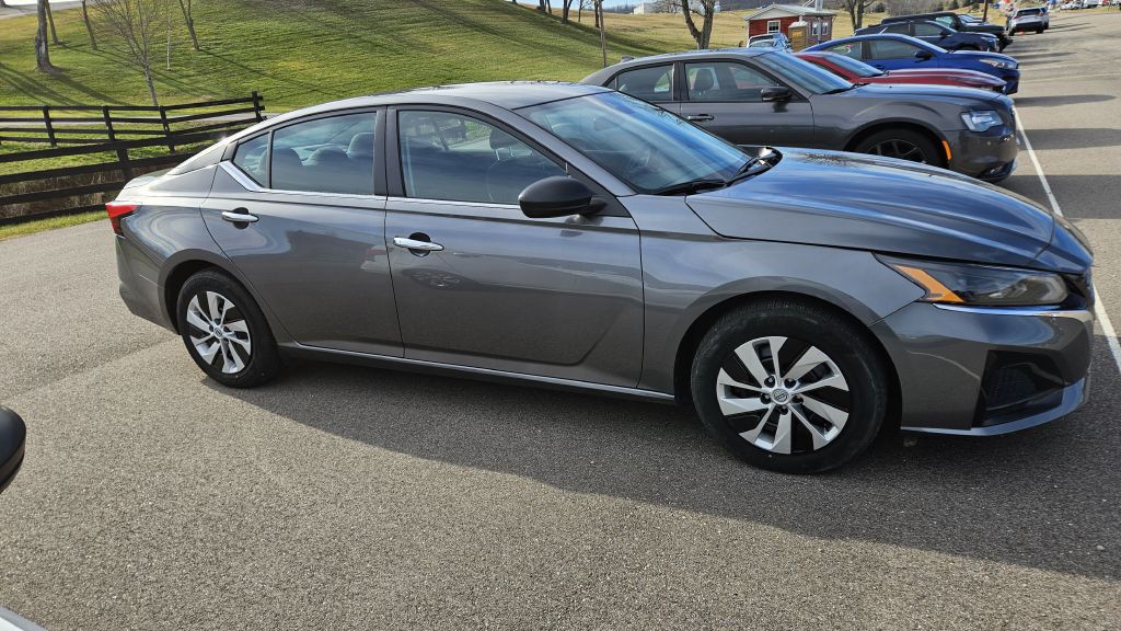 2024 Nissan Altima Image 4