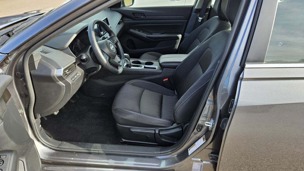 2024 Nissan Altima Image 7