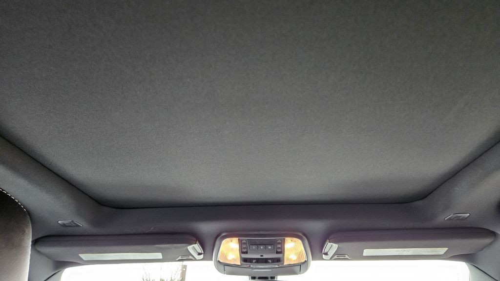 2023 Chrysler 300 Image 10