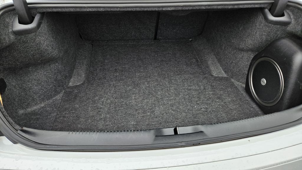 2023 Chrysler 300 Image 11