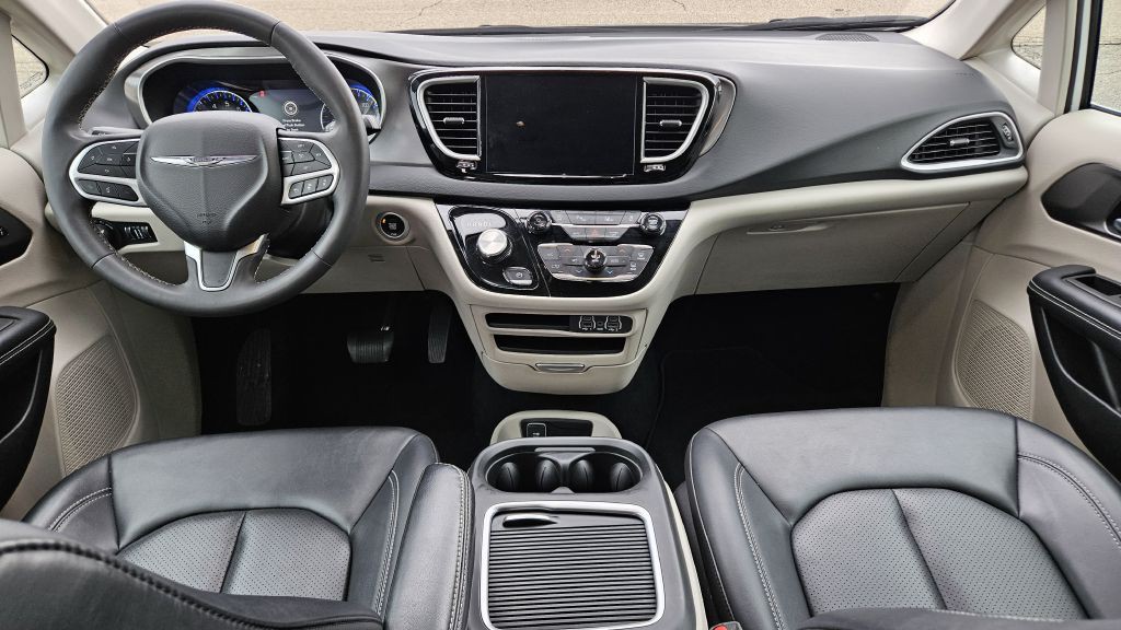 2024 Chrysler Pacifica Image 10