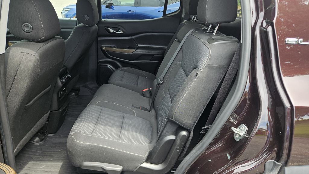 2021 GMC Acadia Image 9