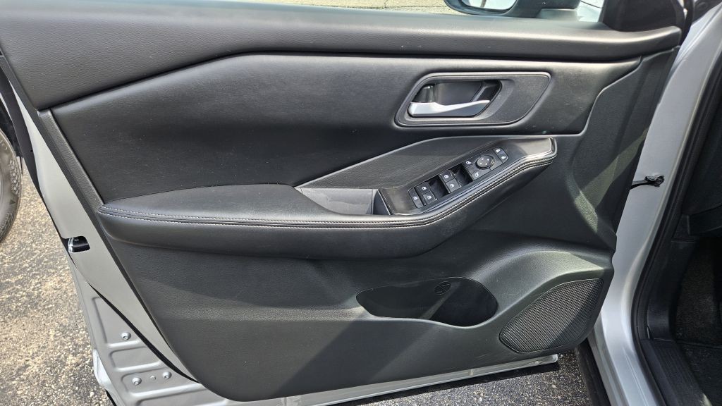 2025 Nissan Rogue Image 8