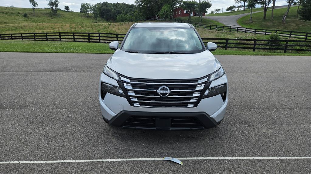 2025 Nissan Rogue Image 2