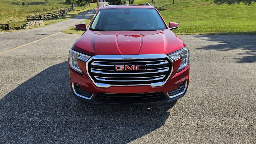 2023 GMC Terrain Image 2