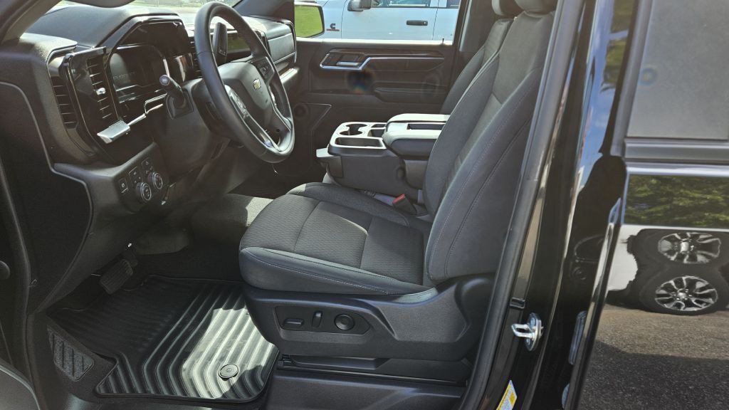2024 Chevrolet Silverado 1500 Image 7