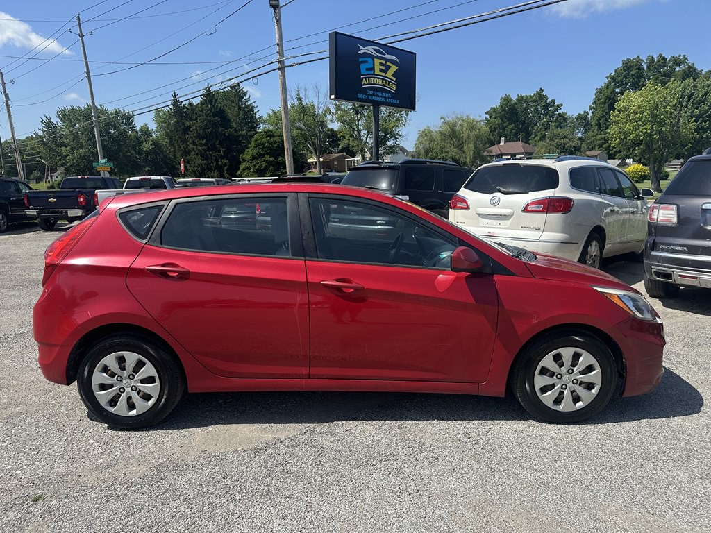 2016 Hyundai Accent Image 2