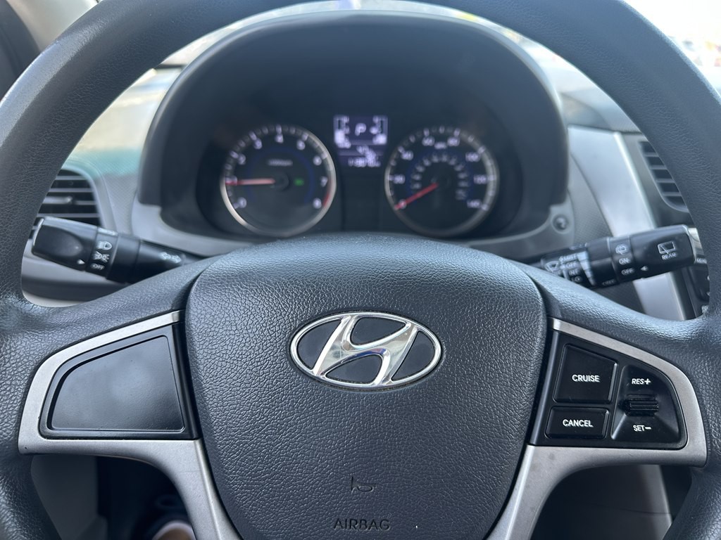 2016 Hyundai Accent Image 11