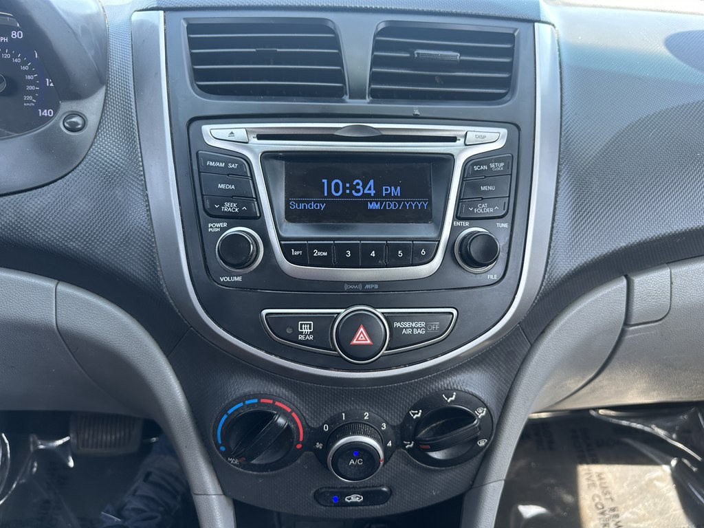 2016 Hyundai Accent Image 12