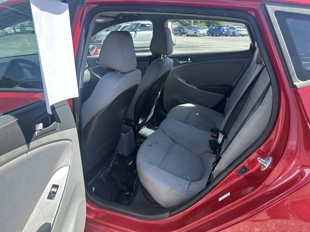 2016 Hyundai Accent Image 17