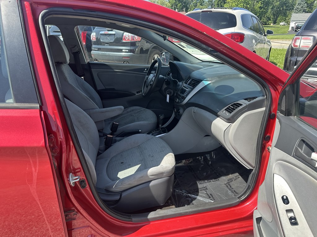 2016 Hyundai Accent Image 20