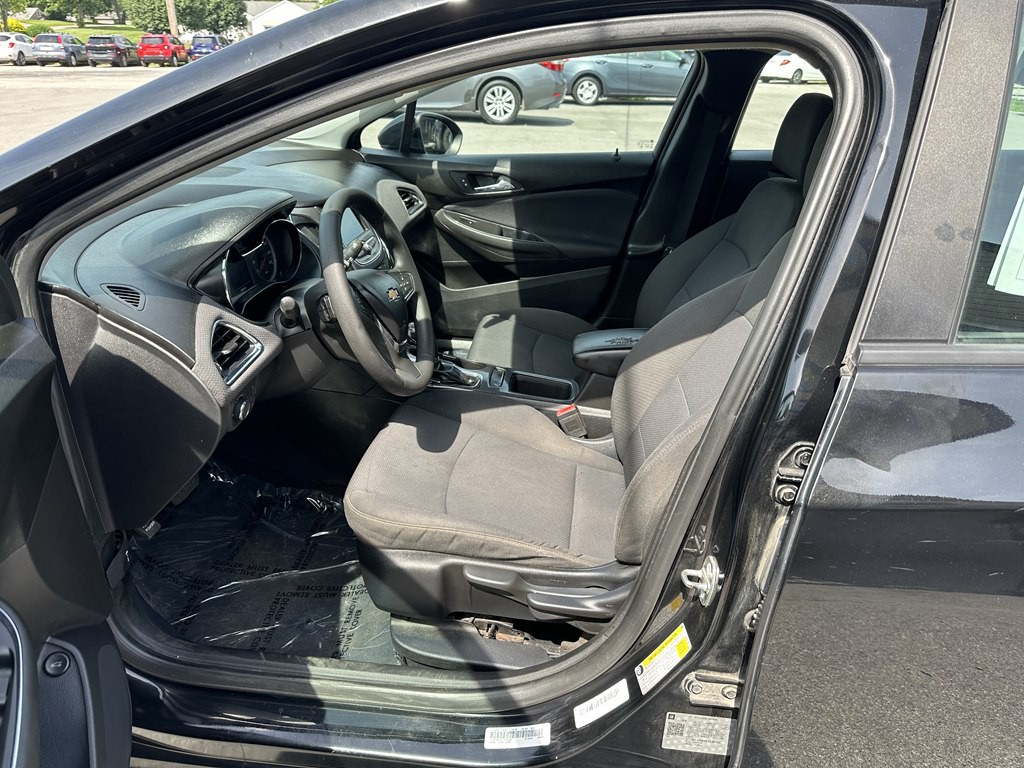 2019 Chevrolet Cruze Image 9