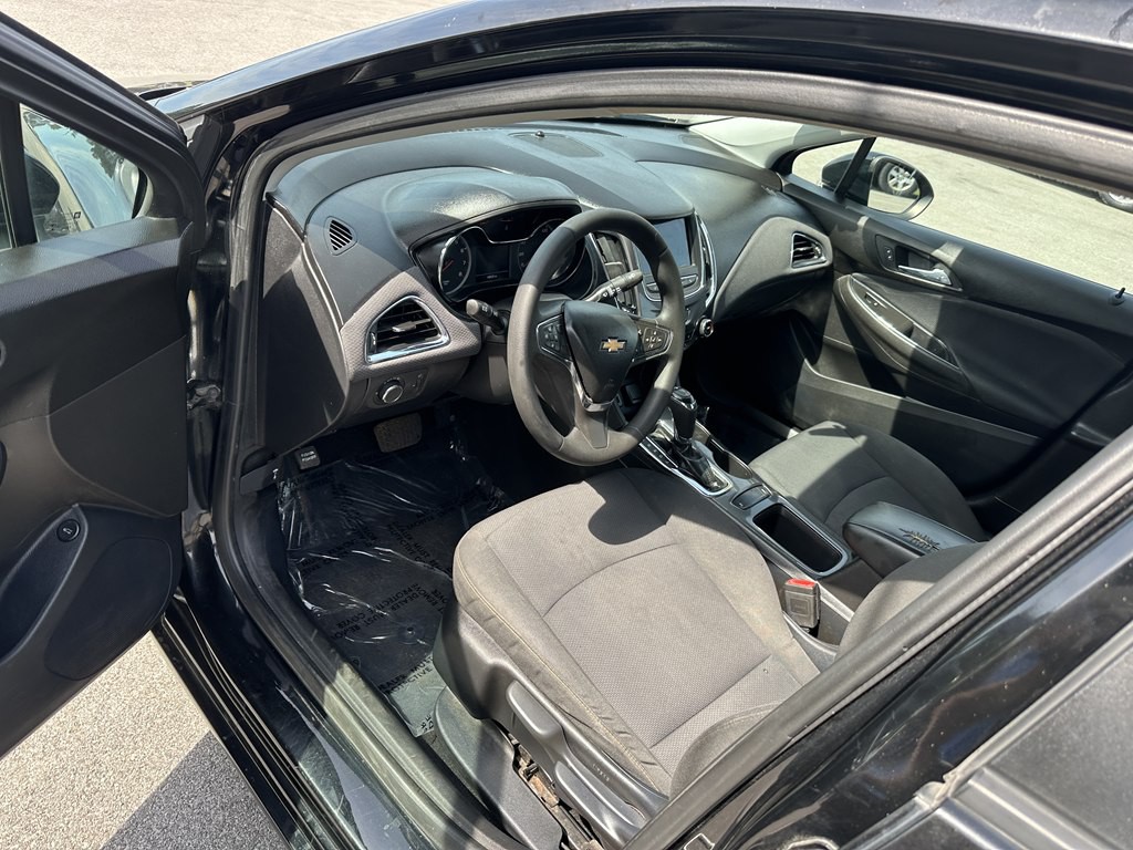 2019 Chevrolet Cruze Image 10
