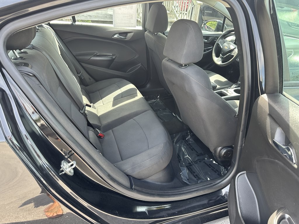2019 Chevrolet Cruze Image 14