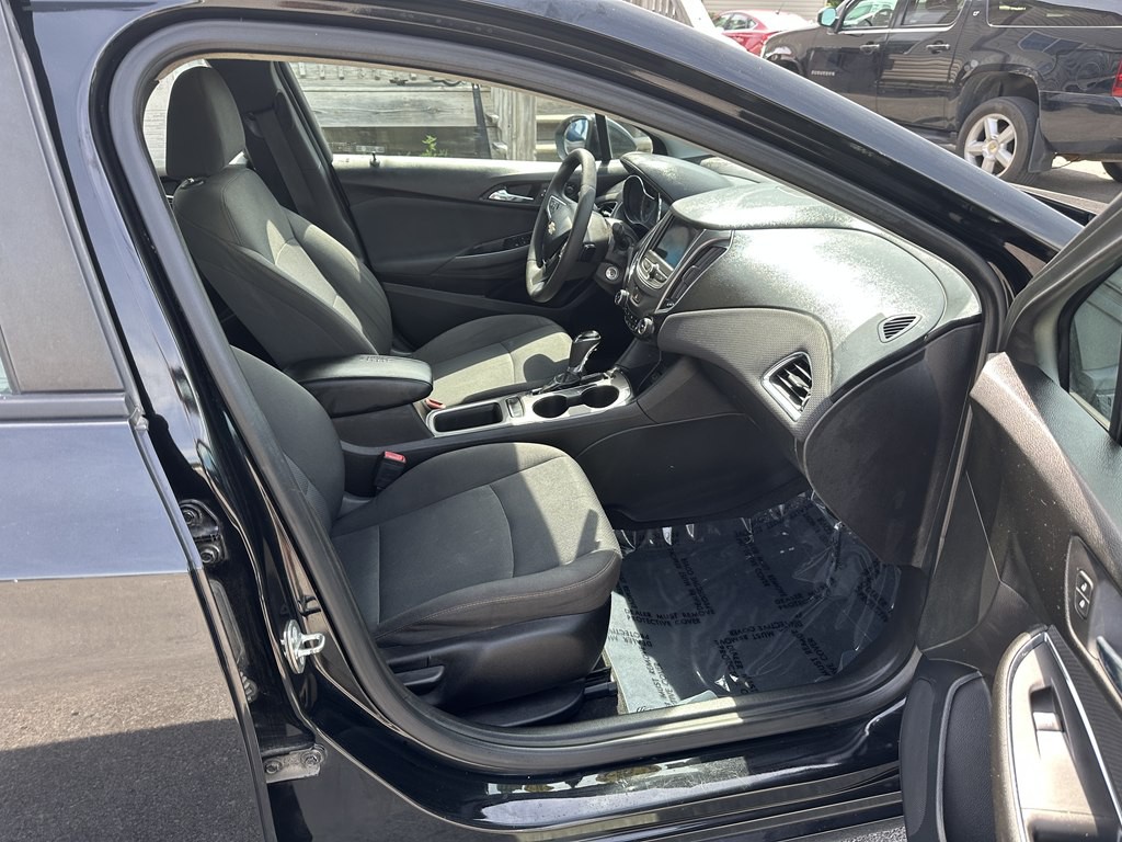 2019 Chevrolet Cruze Image 15