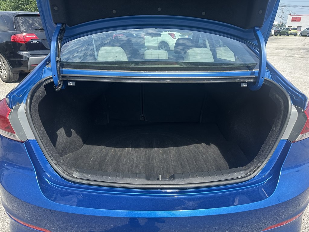 2018 Hyundai Elantra Image 17