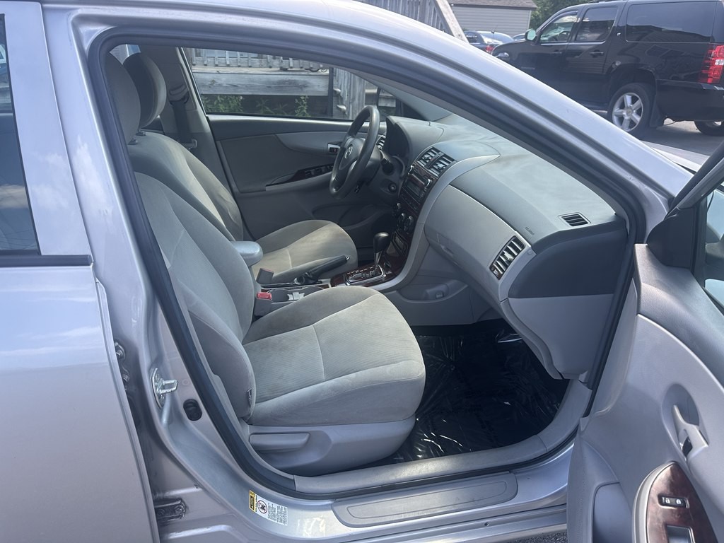 2010 Toyota Corolla Image 14