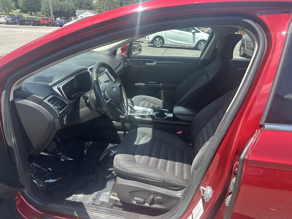 2016 Ford Fusion Image 9