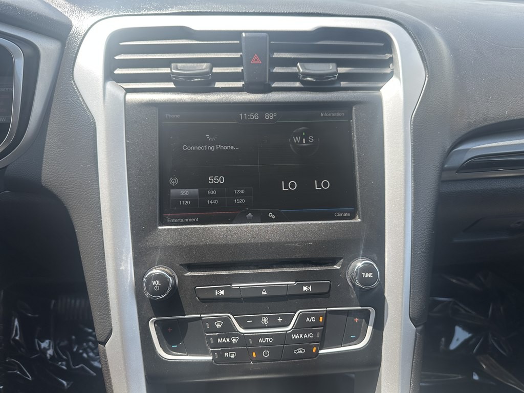 2016 Ford Fusion Image 17