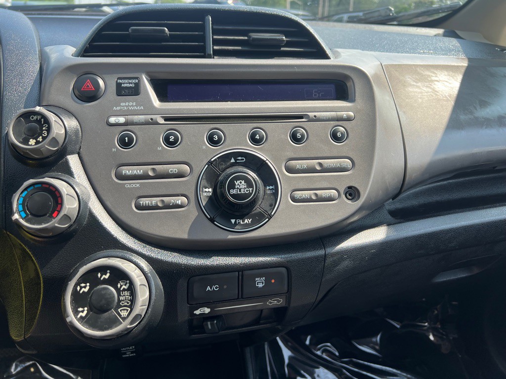 2013 Honda Fit Image 16